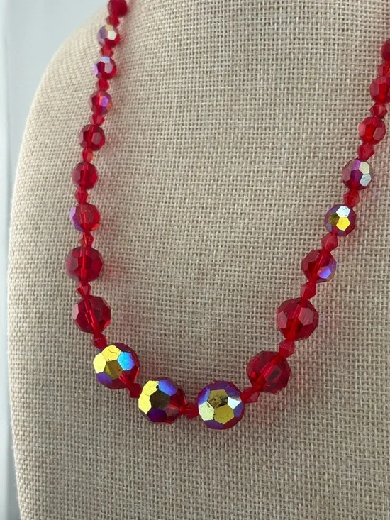 ✨ Vintage Ruby Red Aurora Borealis Crystal Necklace | Faceted Statement Glam - Picture 4 of 5
